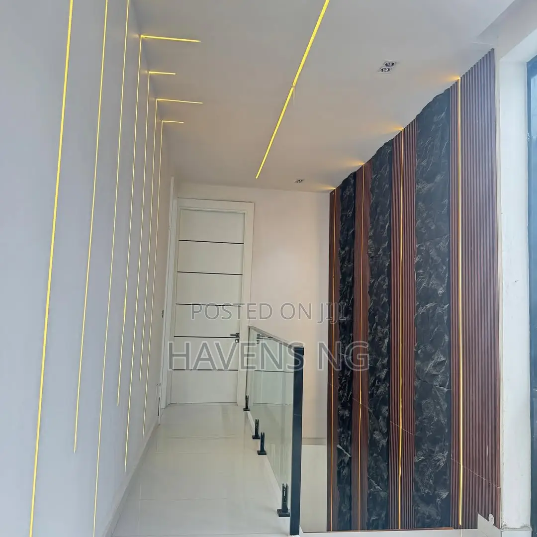 5bdrm Duplex in Ikota for sale in Ikota