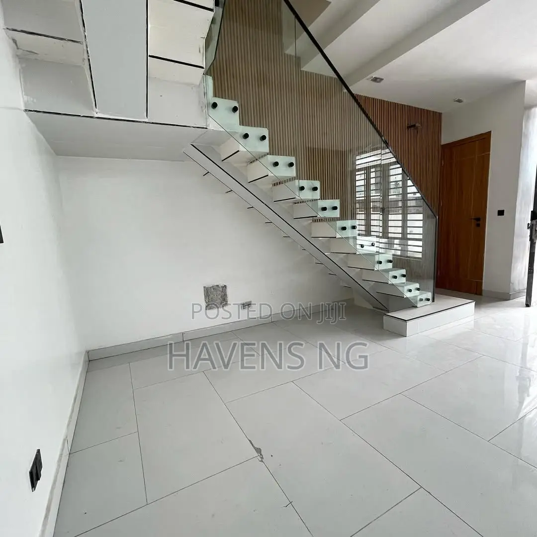 4bdrm Duplex in Lekki Phase 1 for sale in Lekki Phase 1