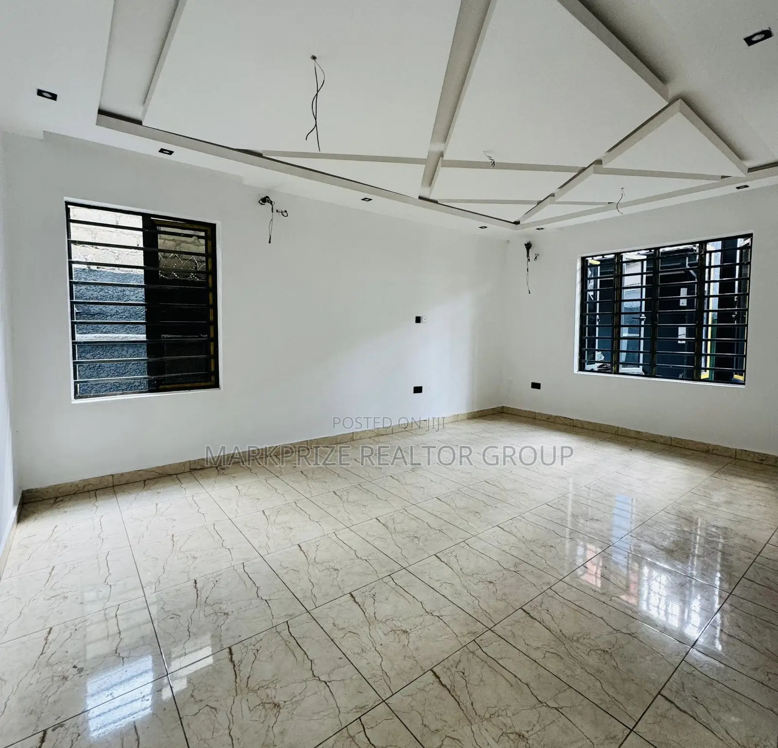 2bdrm Apartment in Allen Ikeja Lagos for sale in Ikeja