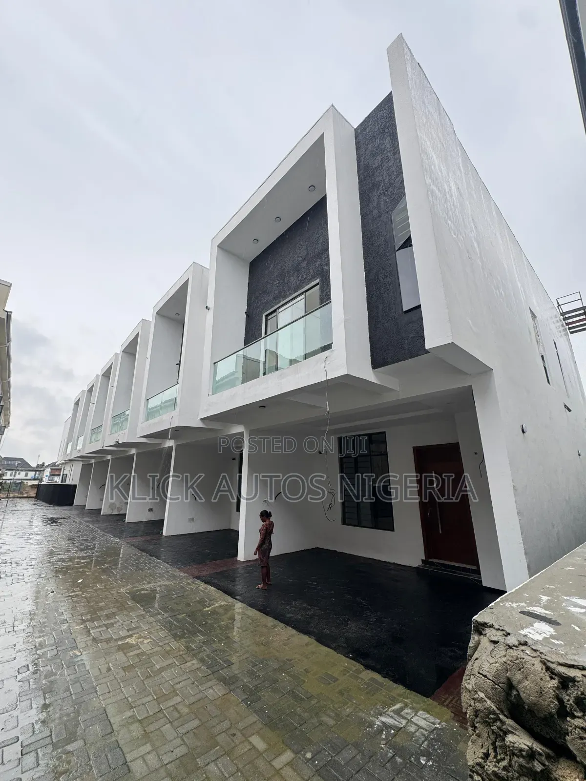 5bdrm Duplex in Ikota for sale in Ikota