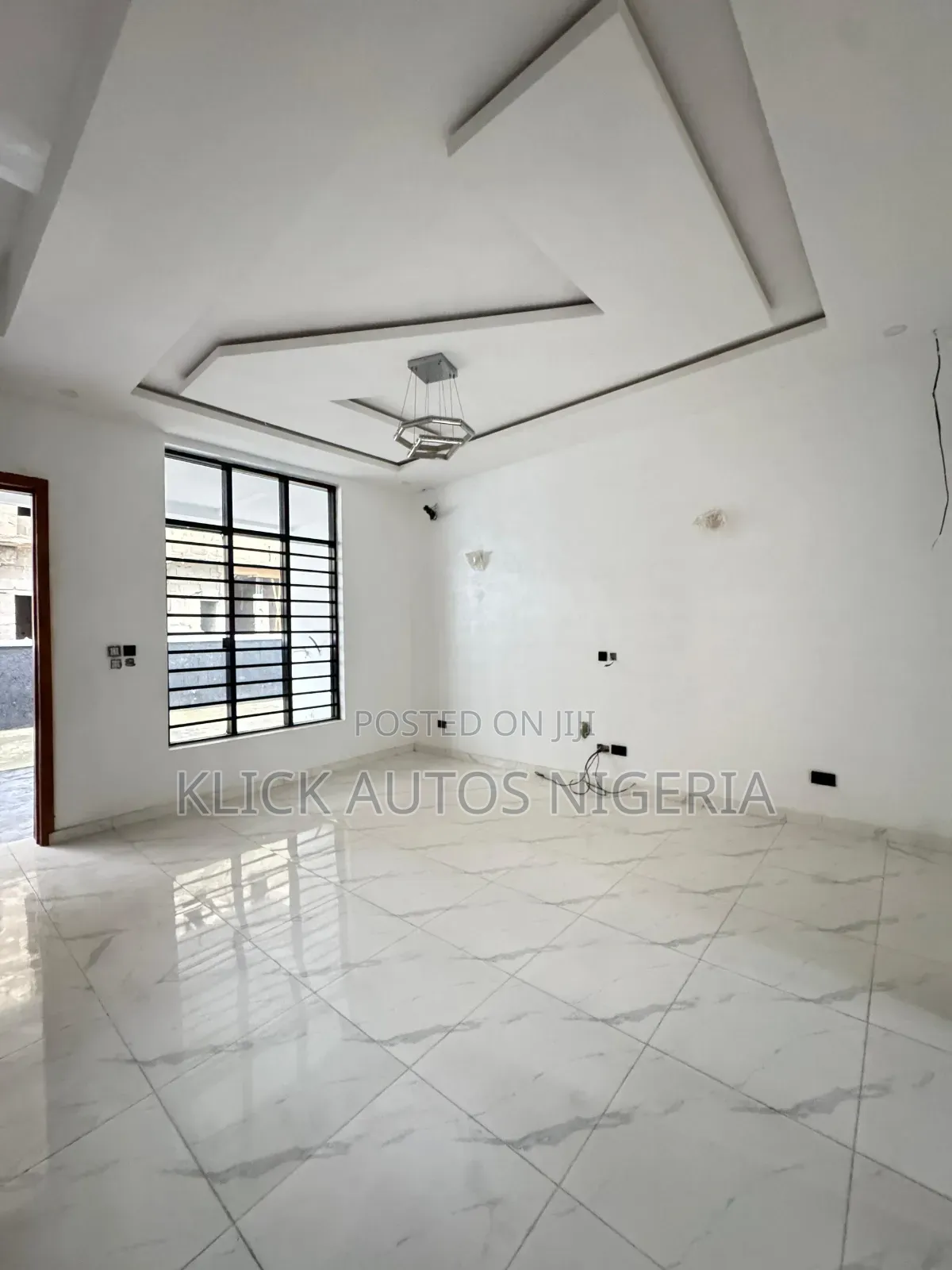 5bdrm Duplex in Ikota for sale in Ikota