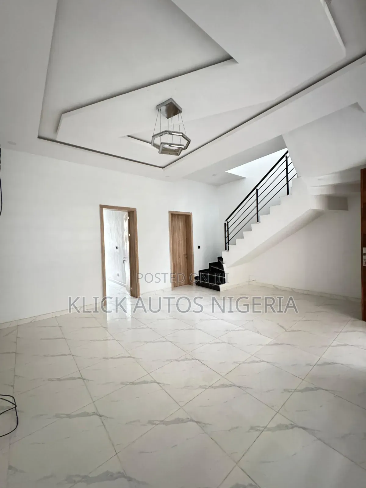 5bdrm Duplex in Ikota for sale in Ikota