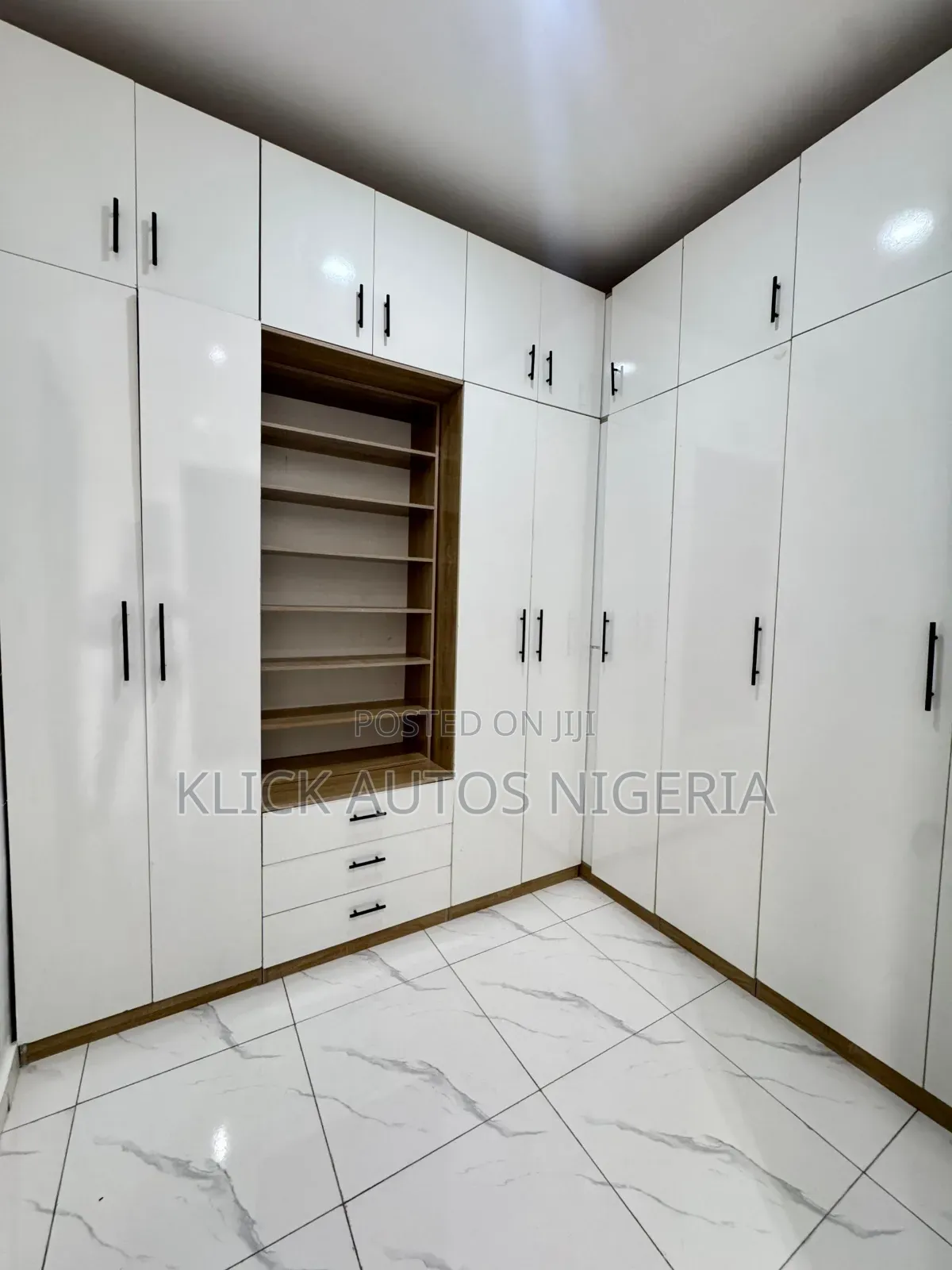 4bdrm Duplex in Ikota for sale in Ikota
