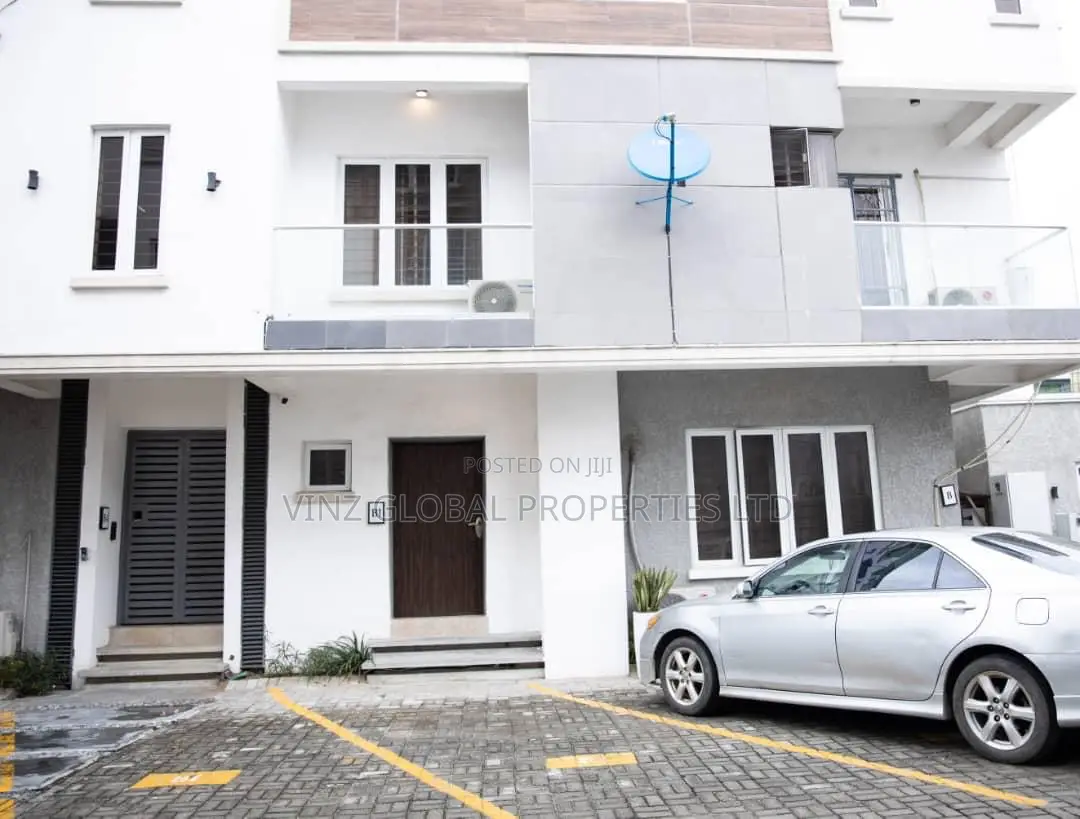 Exclusive 3 Bedroom Duplex With a Snooker 24/7 Electricity in Lekki