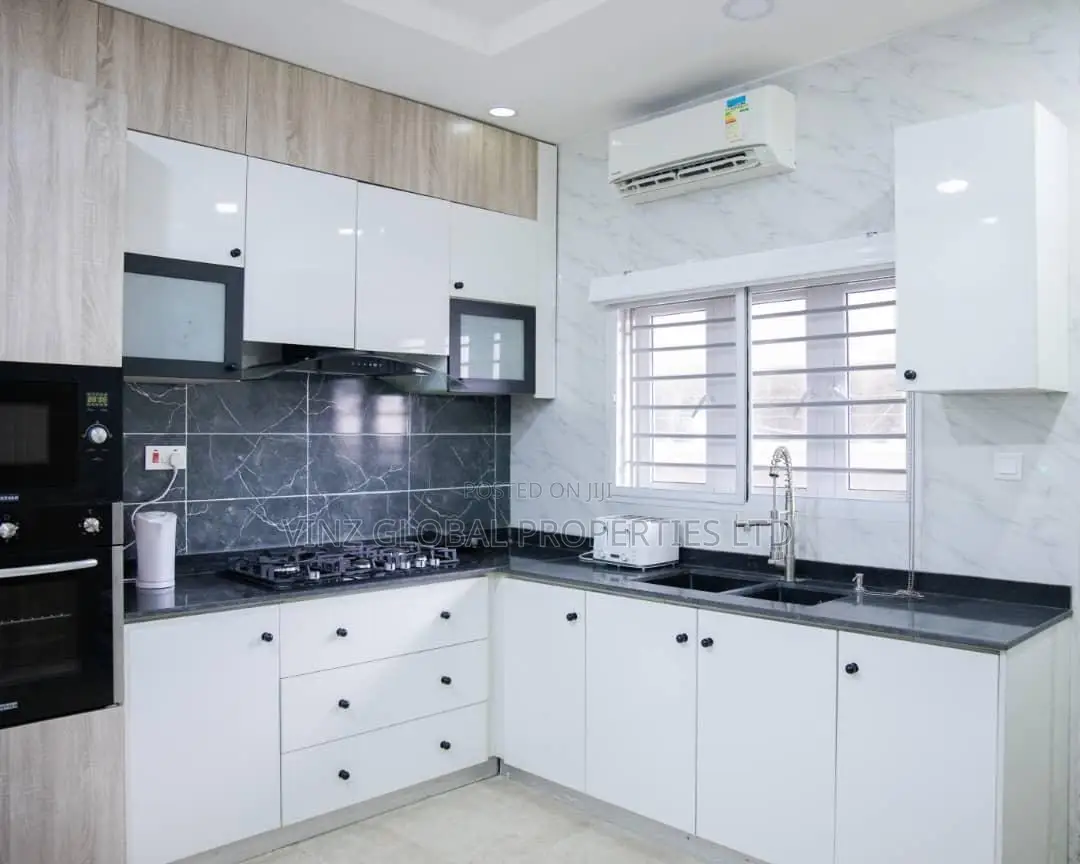 Exclusive 3 Bedroom Duplex With a Snooker 24/7 Electricity in Lekki