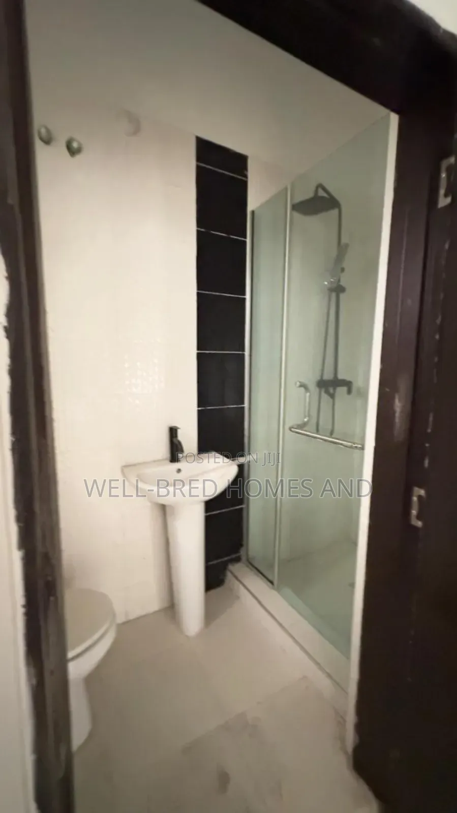 2bdrm Apartment in Osapa Lekki Lagos for rent in Lekki