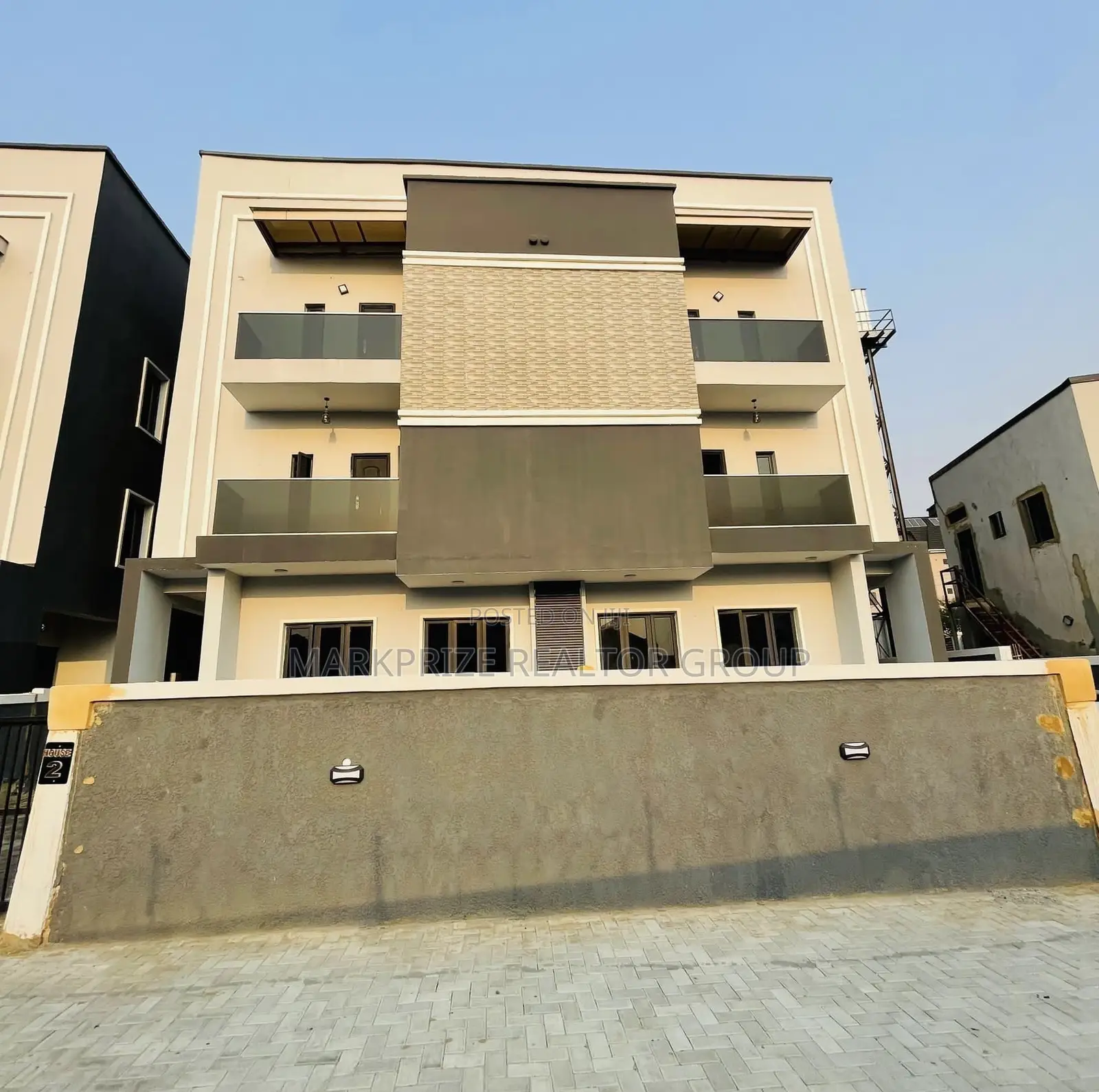 4bdrm Duplex in Magodo Phase 2 Lagos for sale in Magodo