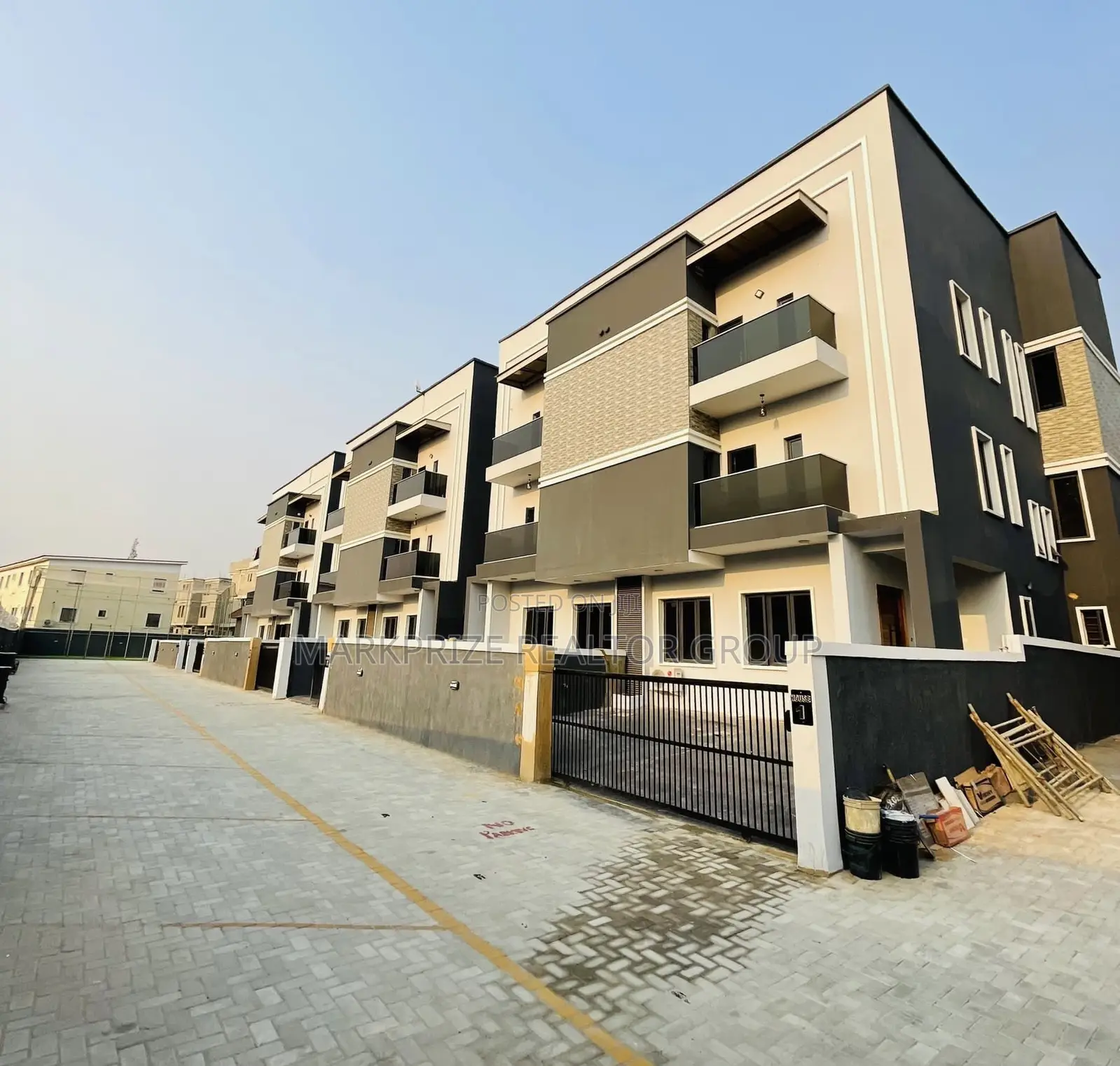 4bdrm Duplex in Magodo Phase 2 Lagos for sale in Magodo
