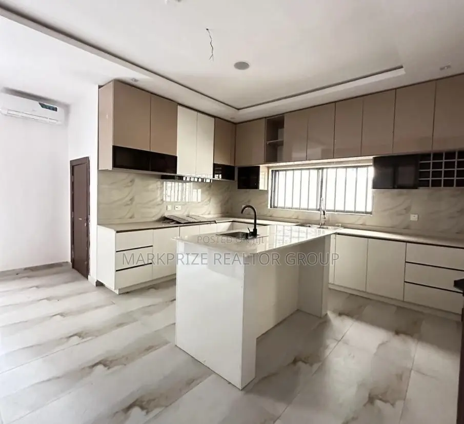 5bdrm Duplex in Lekki Phase 1 Lagos for sale in Lekki Phase 1