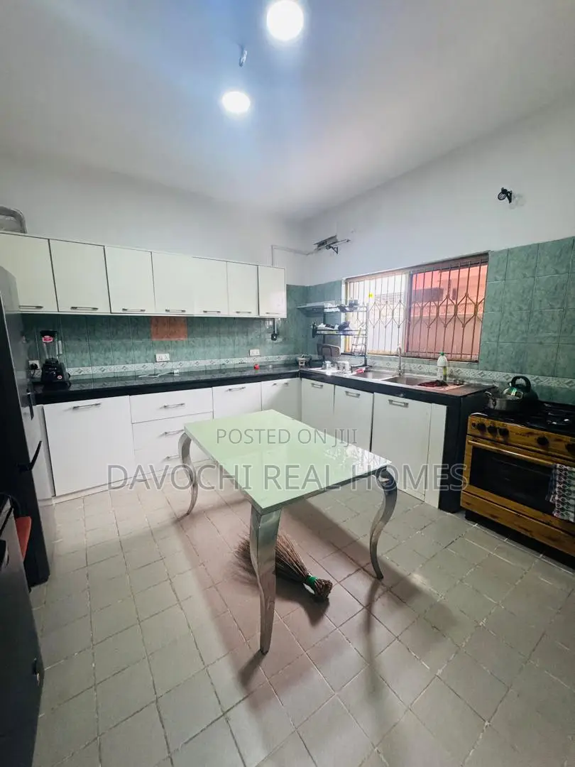 Furnished 4bdrm Duplex in Vgc, Lekki Phase 2 for rent in Lekki Phase 2