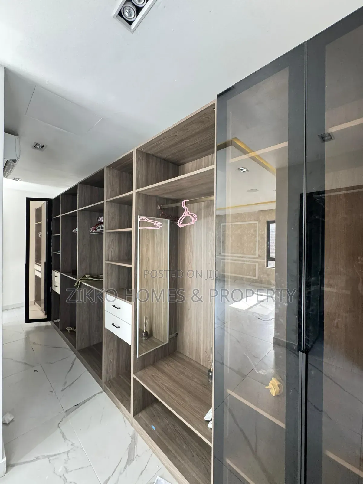 5bdrm Duplex in Old Ikoyi for sale in Ikoyi