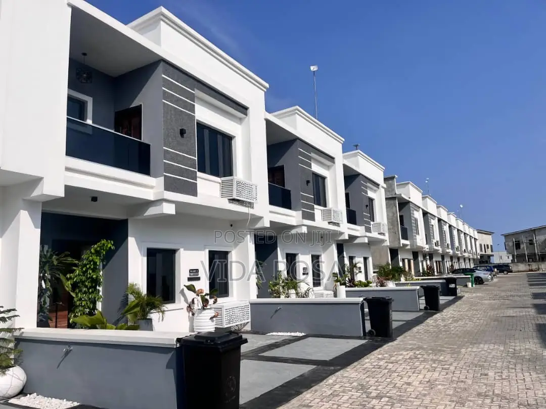 Furnished 3bdrm Apartment in Abraham Adesanya Estate for sale in Abraham Adesanya Estate