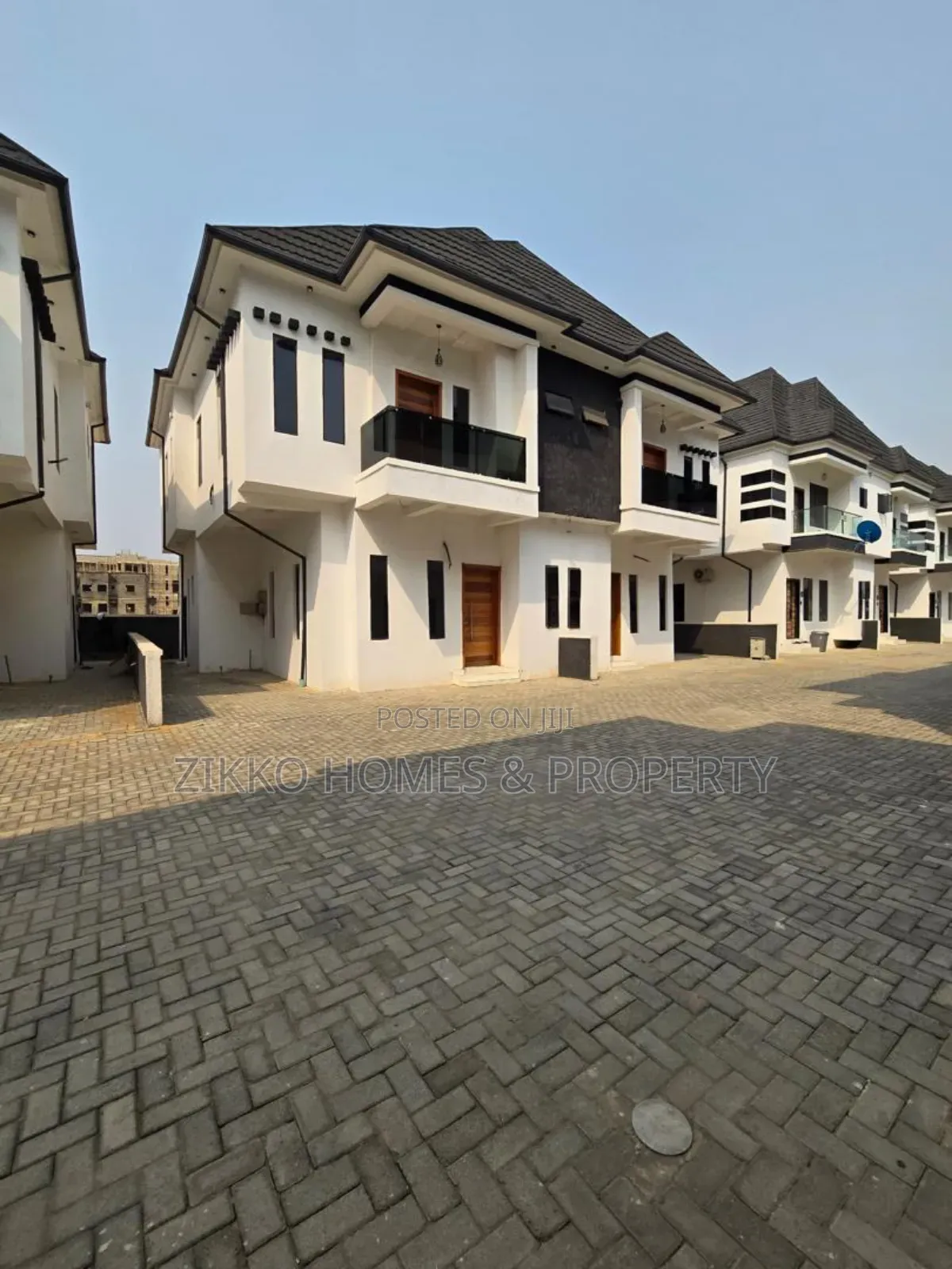 4bdrm Duplex in Ikota, Lekki for sale in Lekki