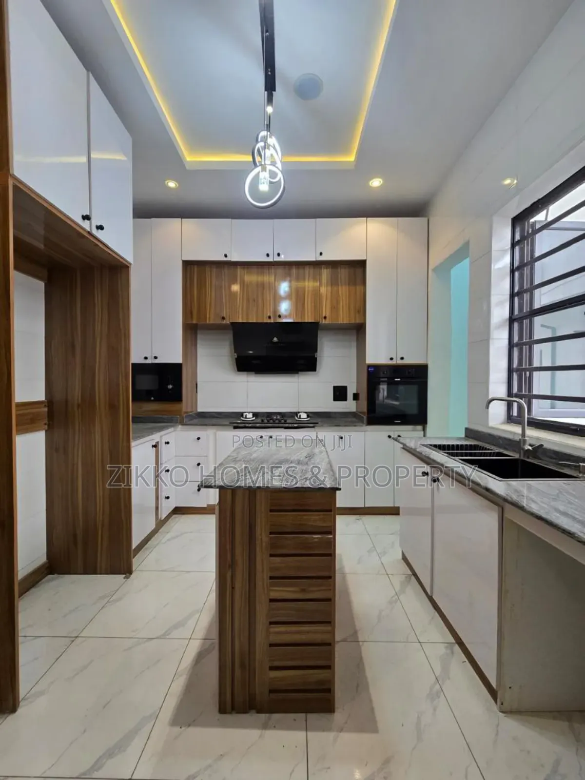 4bdrm Duplex in Ikota, Lekki for sale in Lekki
