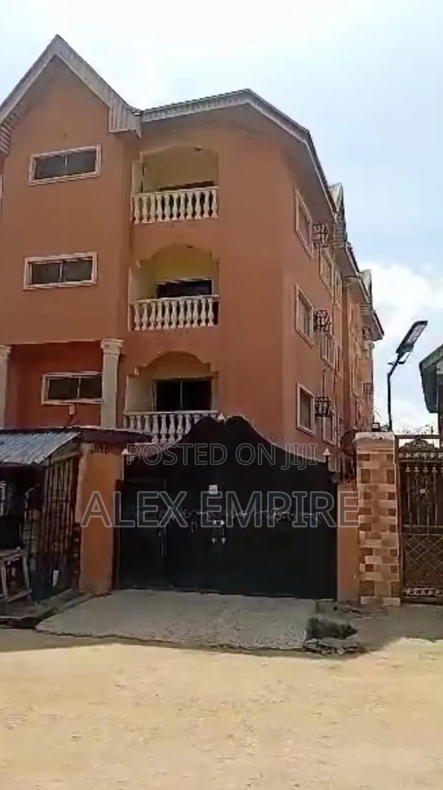 3bdrm Block of Flats in Ago Palace for sale in Ago Palace
