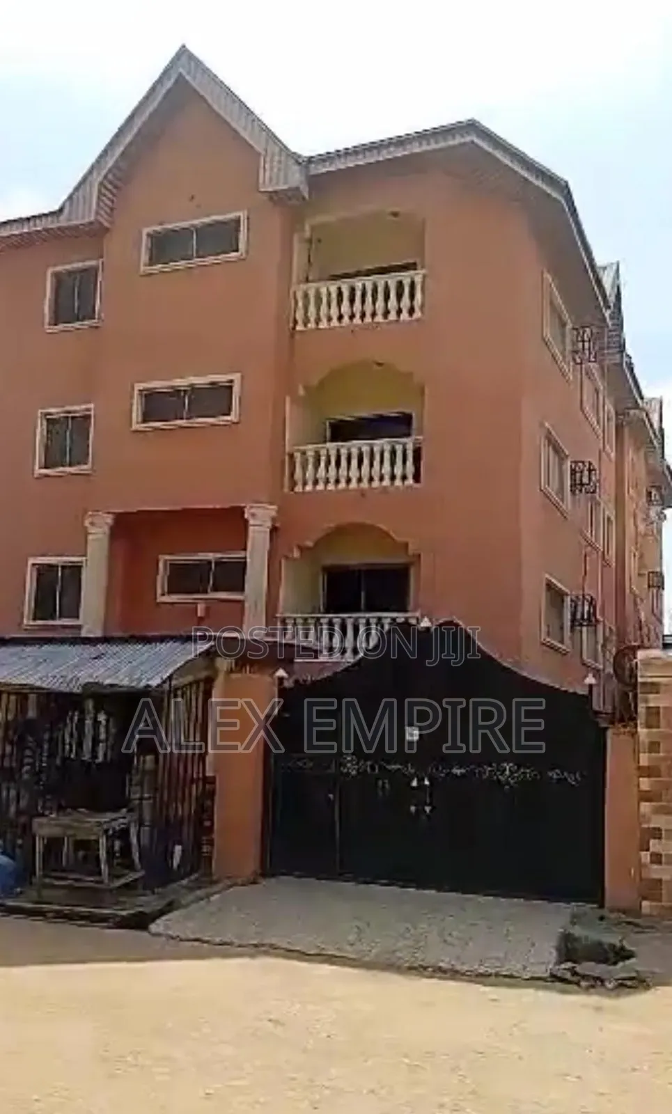 3bdrm Block of Flats in Ago Palace for sale in Ago Palace