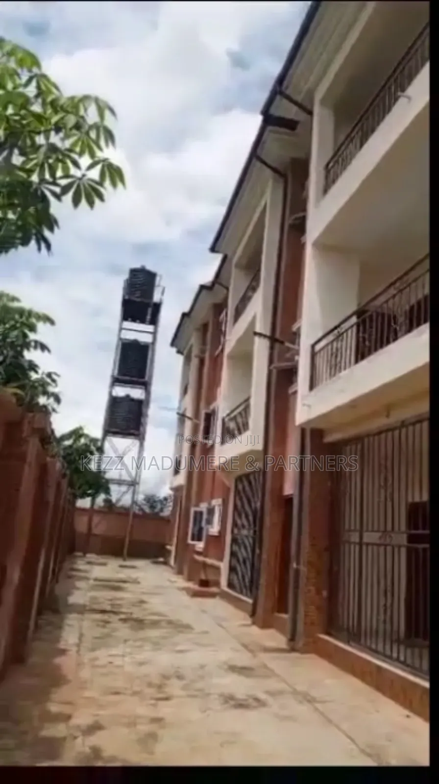 9bdrm Block of Flats in Naze Owerri Imo for sale in Owerri