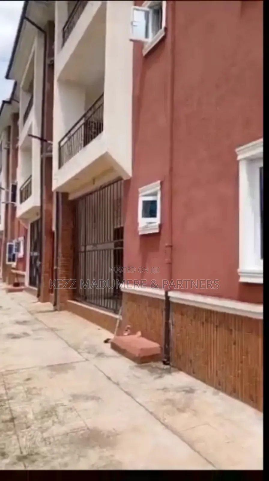 9bdrm Block of Flats in Naze Owerri Imo for sale in Owerri