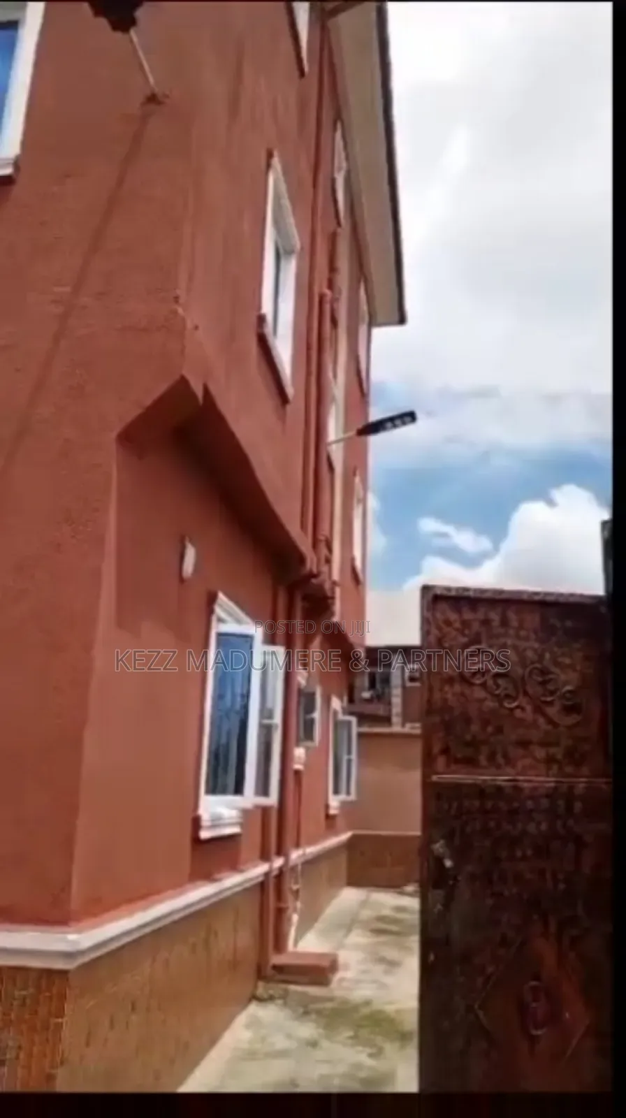 9bdrm Block of Flats in Naze Owerri Imo for sale in Owerri