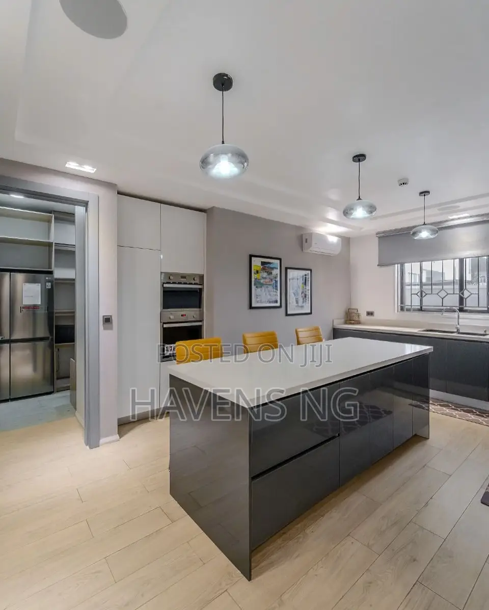 Furnished 6bdrm Villa in Osapa london for sale in Osapa london
