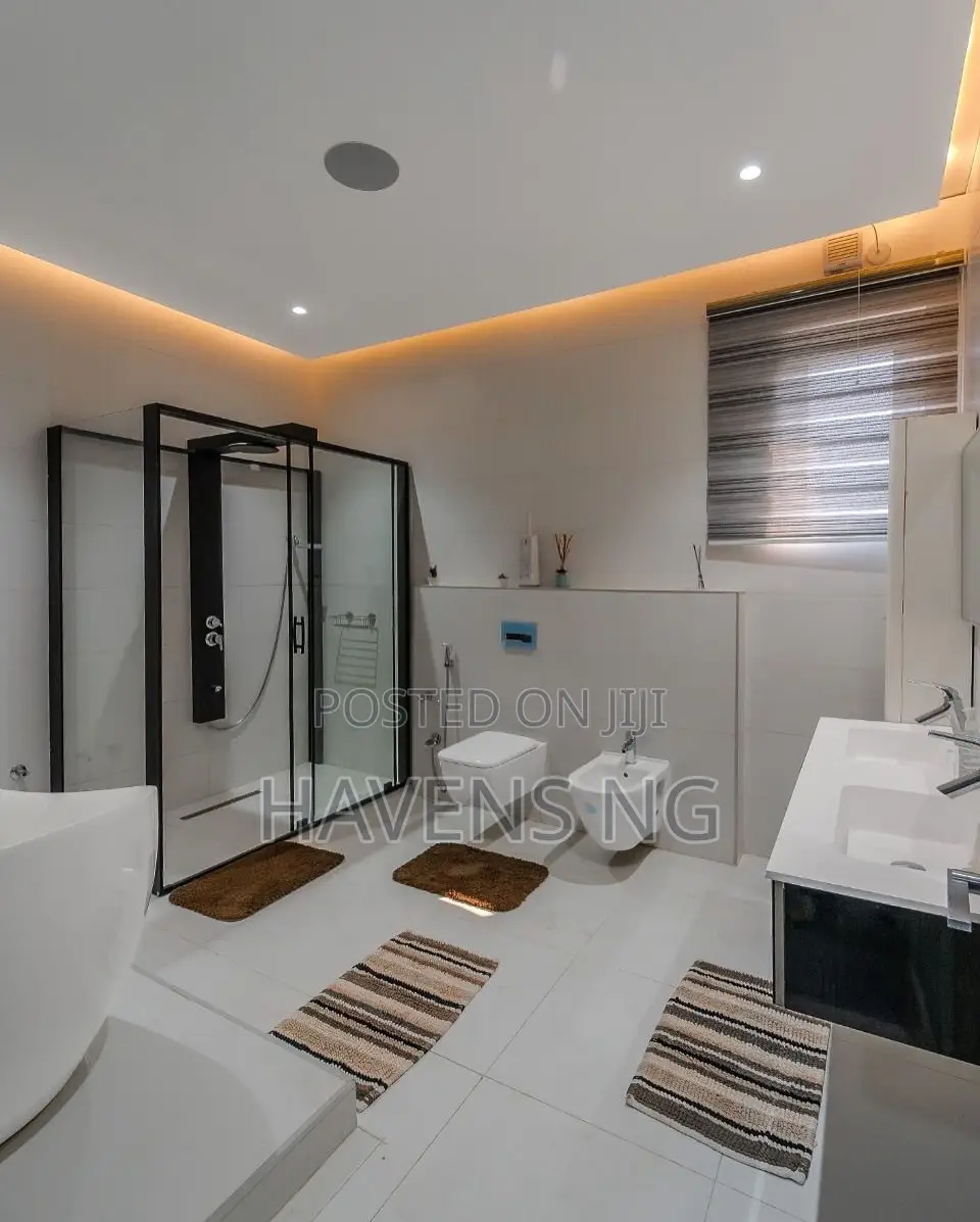Furnished 6bdrm Villa in Osapa london for sale in Osapa london