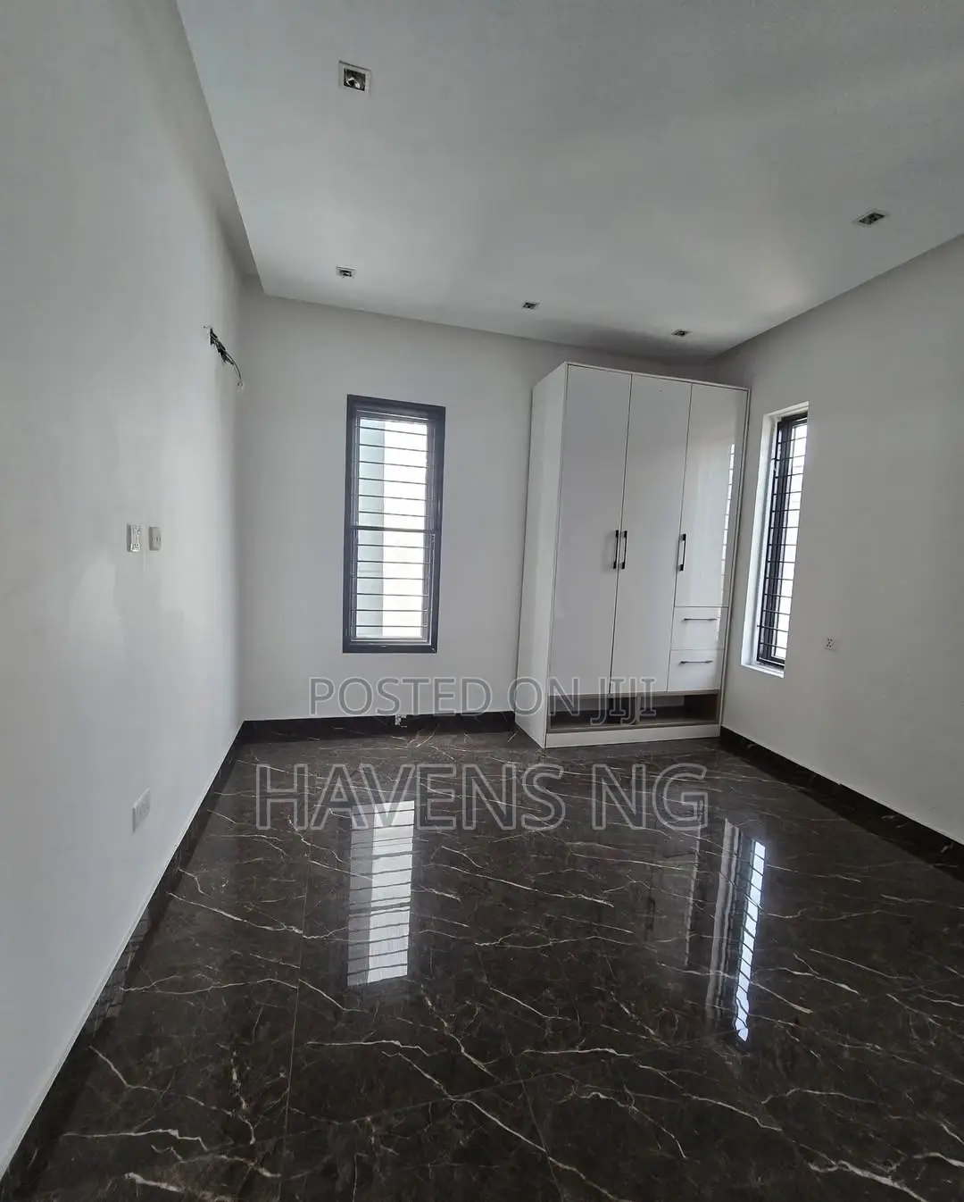 5bdrm Duplex in Ikate for sale in Ikate
