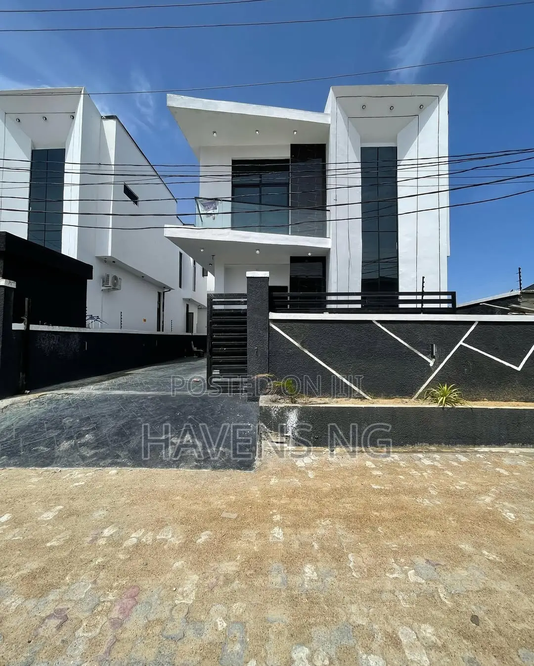 4bdrm Duplex in Ikota for sale in Ikota