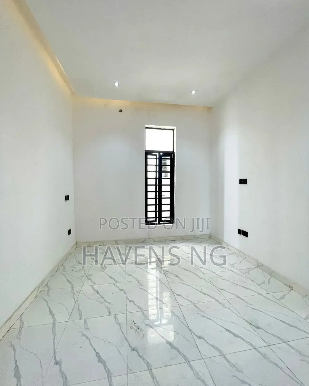 4bdrm Duplex in Ikota for sale in Ikota