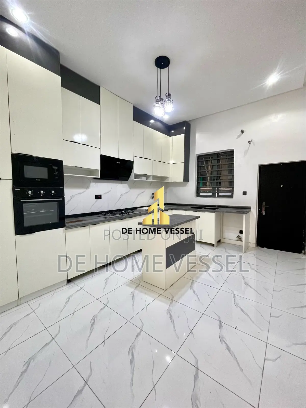 4bdrm Duplex in Ikota for sale in Ikota