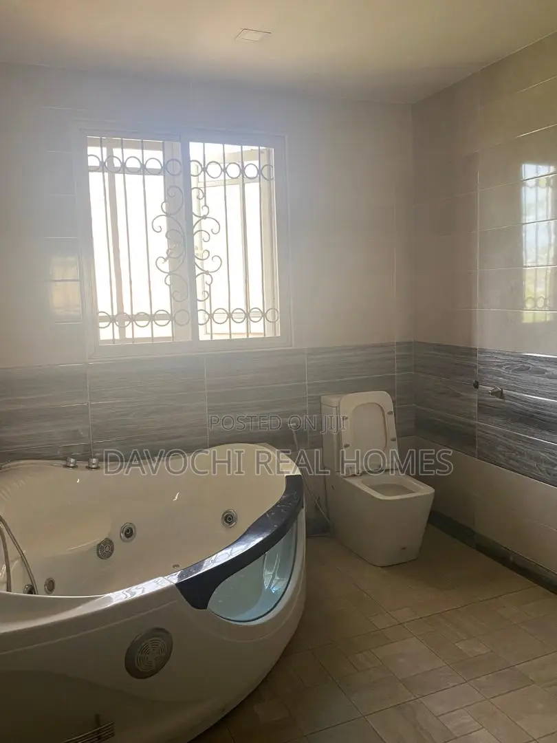 5bdrm Penthouse in Royal Garden Estate, VGC / Ajah for rent in VGC / Ajah