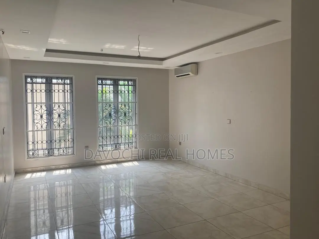 5bdrm Penthouse in Royal Garden Estate, VGC / Ajah for rent in VGC / Ajah