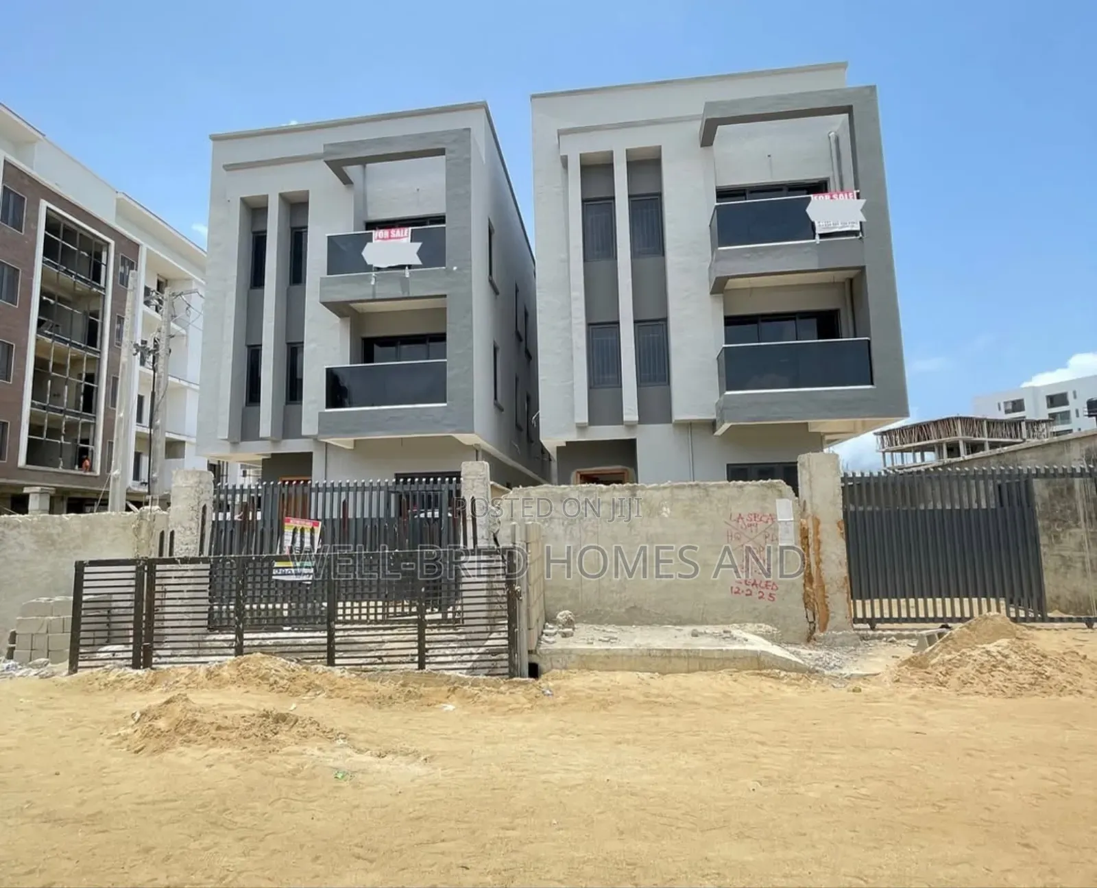4bdrm Duplex in Lekki Phase 1 Lagos for sale in Lekki