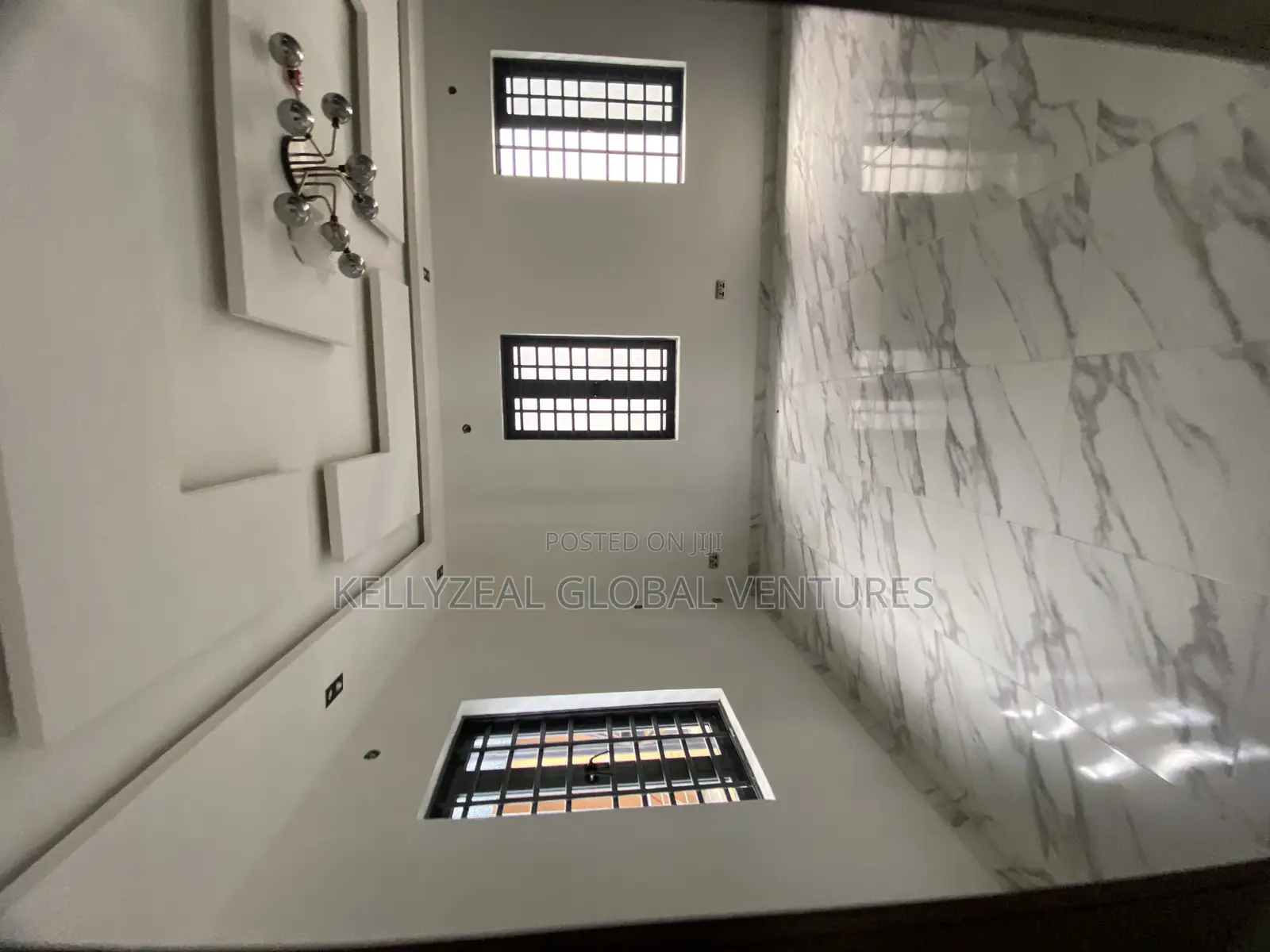 5bdrm Duplex in Lekki for sale in Lekki Phase 2
