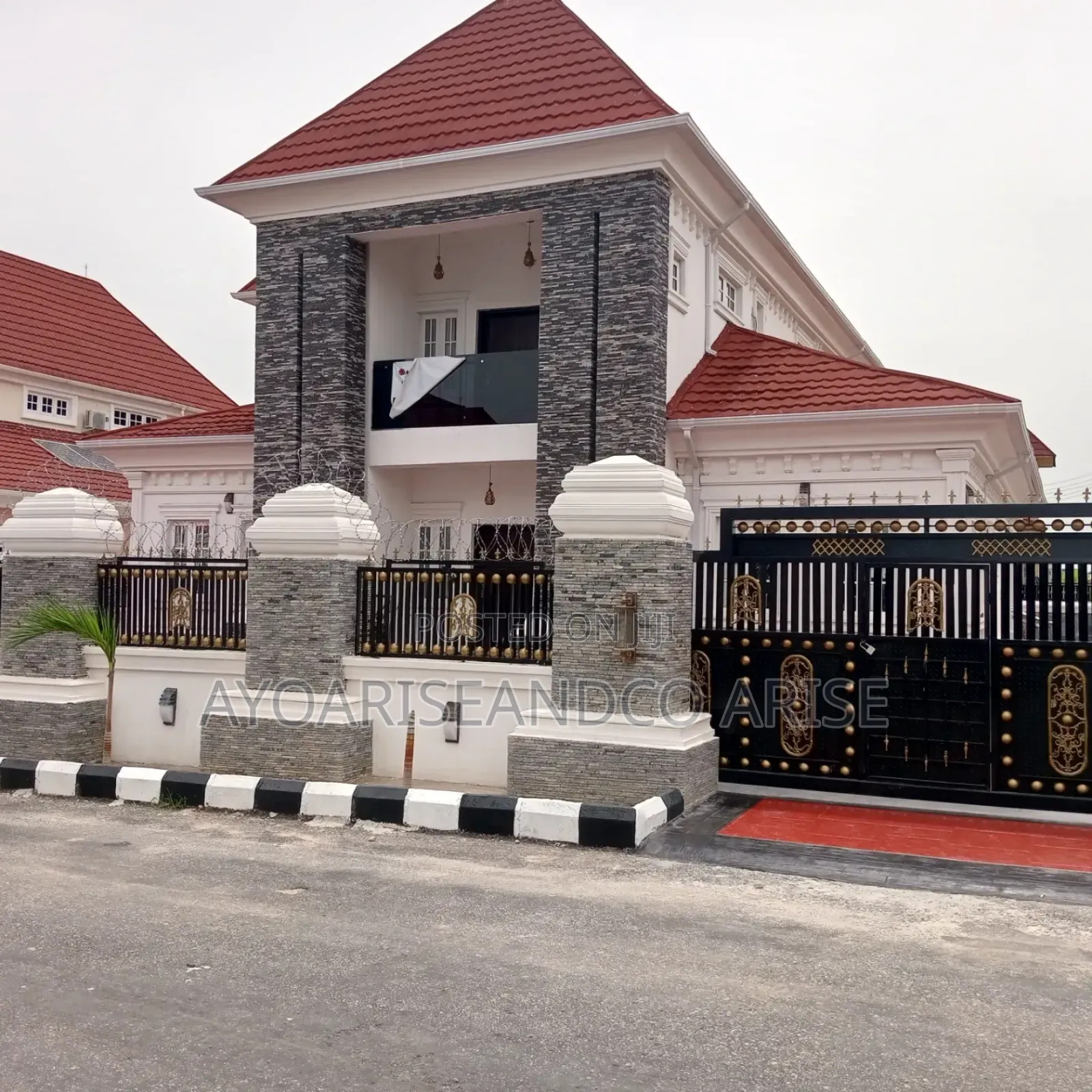 5bdrm Duplex in River Park, Lugbe District for sale in Lugbe District