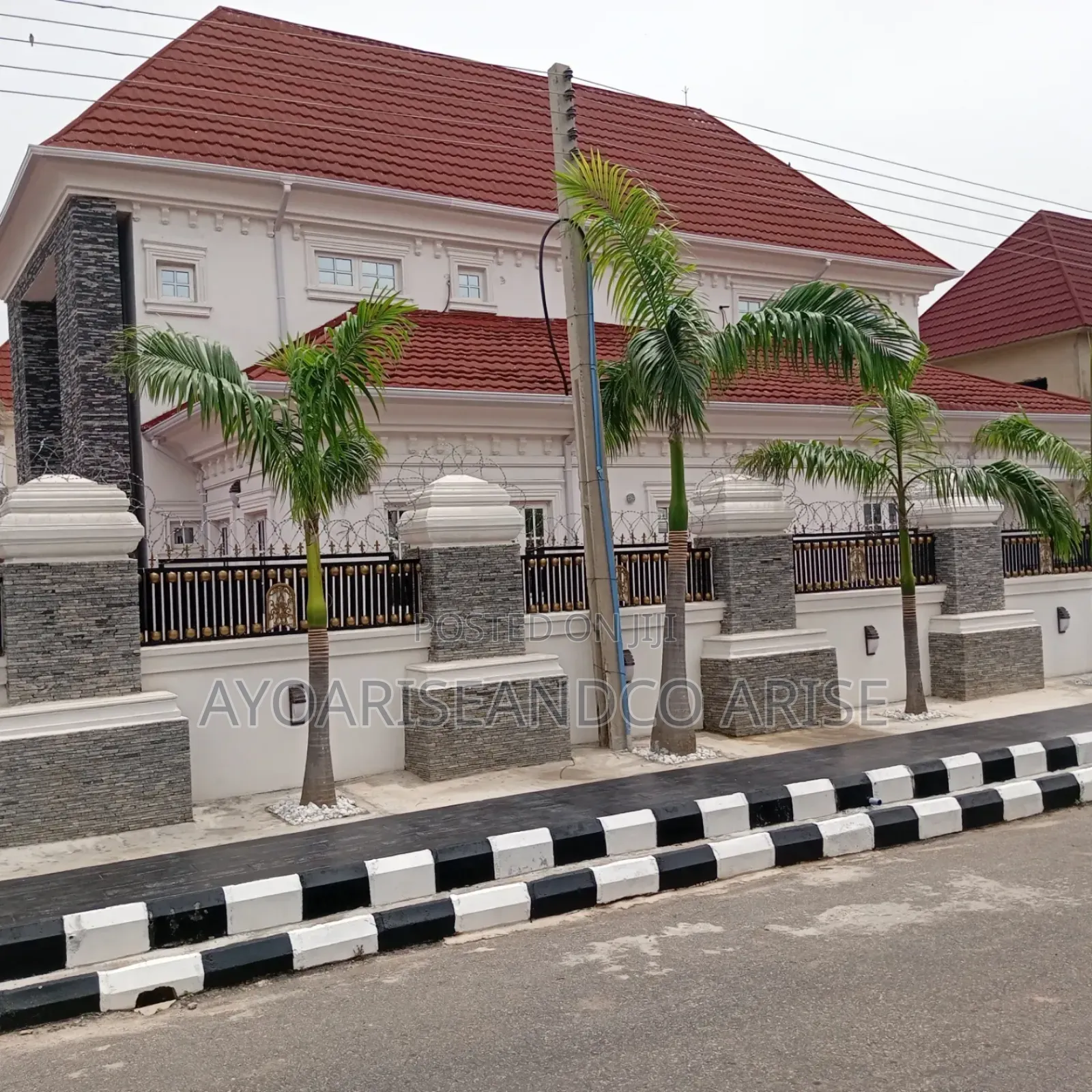 5bdrm Duplex in River Park, Lugbe District for sale in Lugbe District