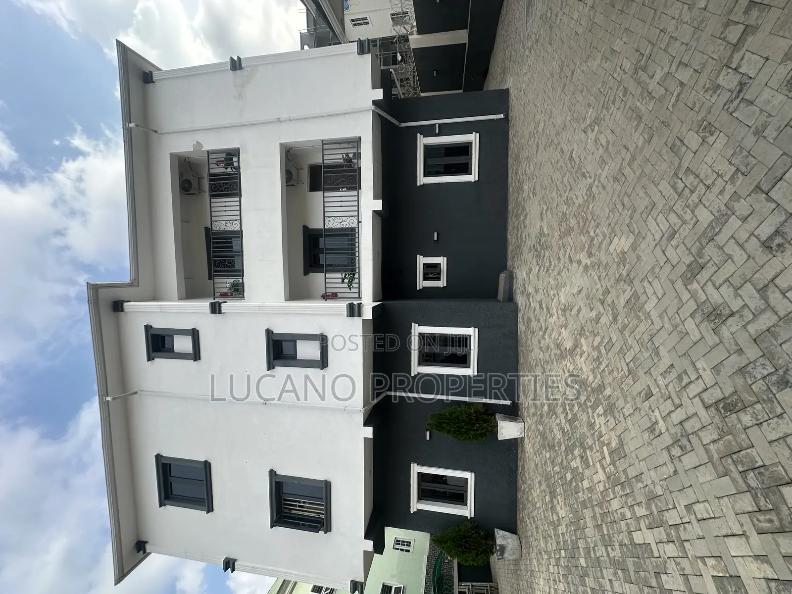 Furnished 2bdrm Block of Flats in Jahi By Gilmore for sale in Jahi