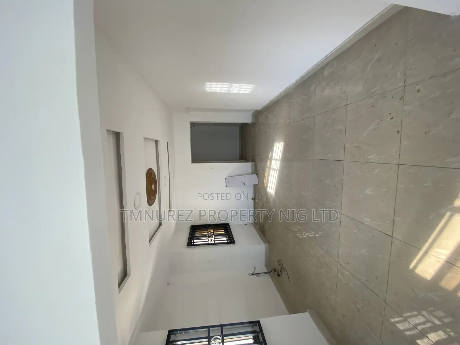 Showroom to Let in Lekki