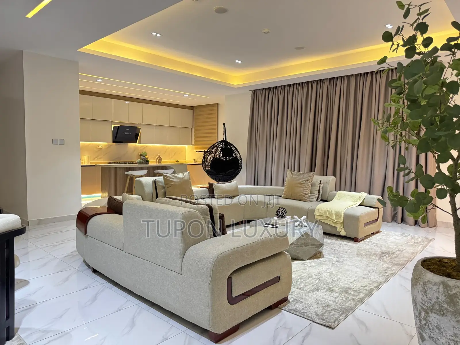 2bedroom With Pool, Ps5, Automated Curtains Fancy Mirrors in Lagos State