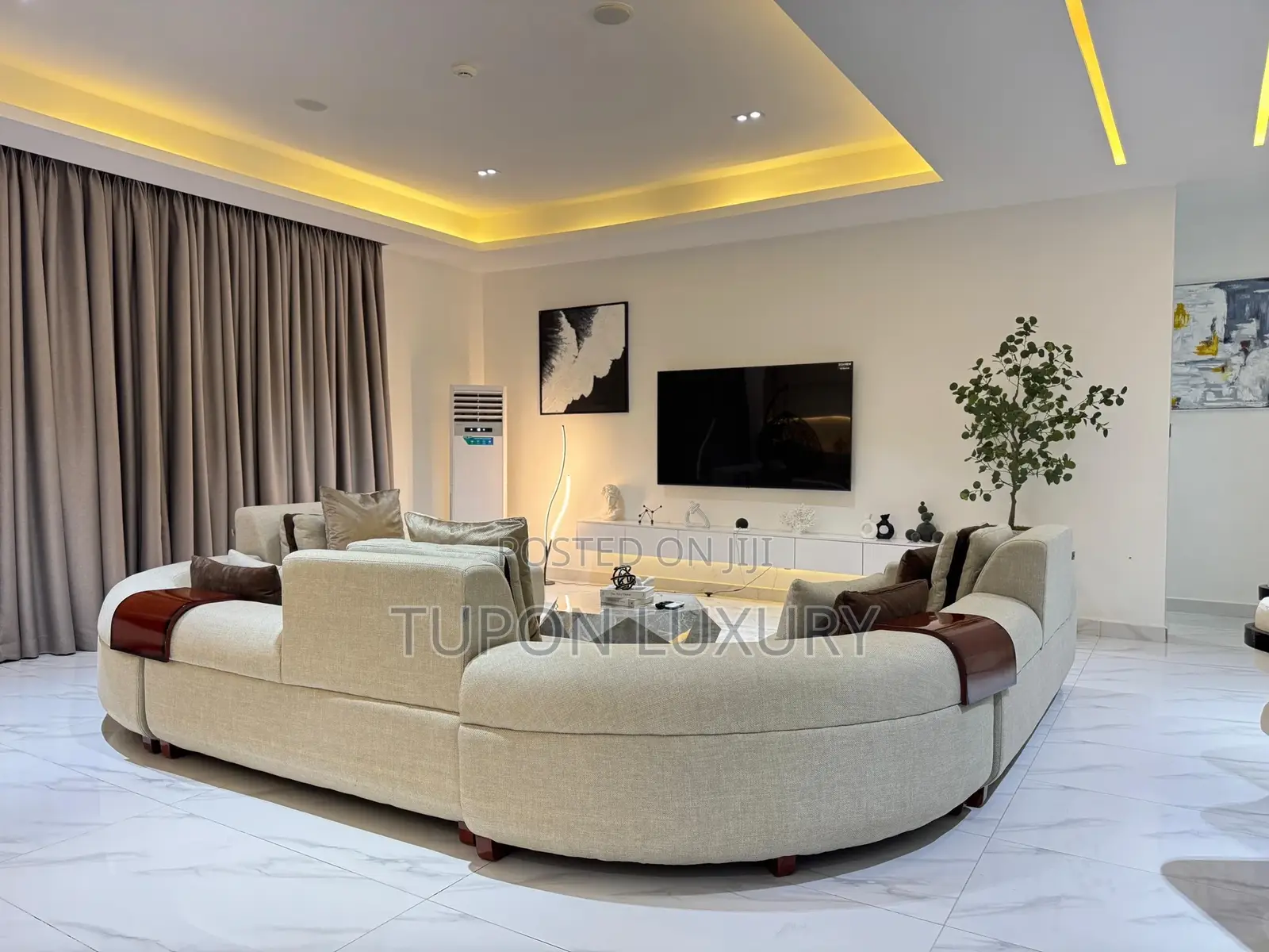 2bedroom With Pool, Ps5, Automated Curtains Fancy Mirrors in Lagos State