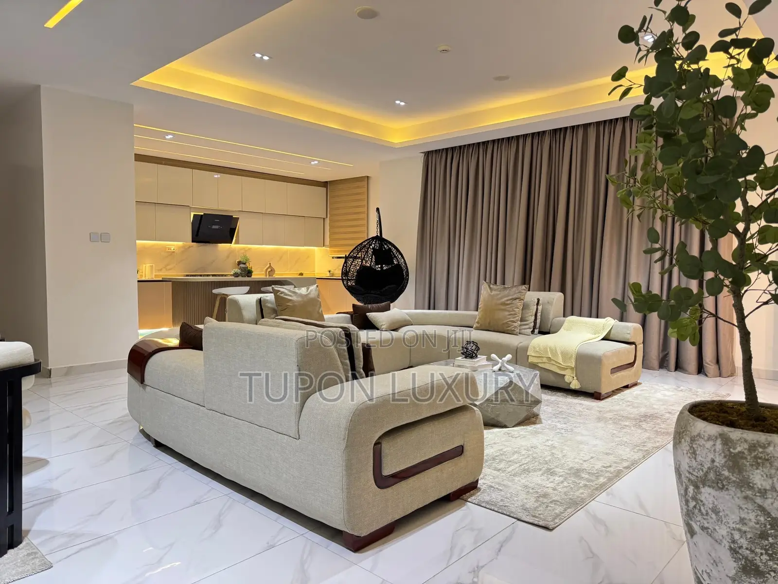 2bedroom With Pool, Ps5, Automated Curtains Fancy Mirrors in Lagos State