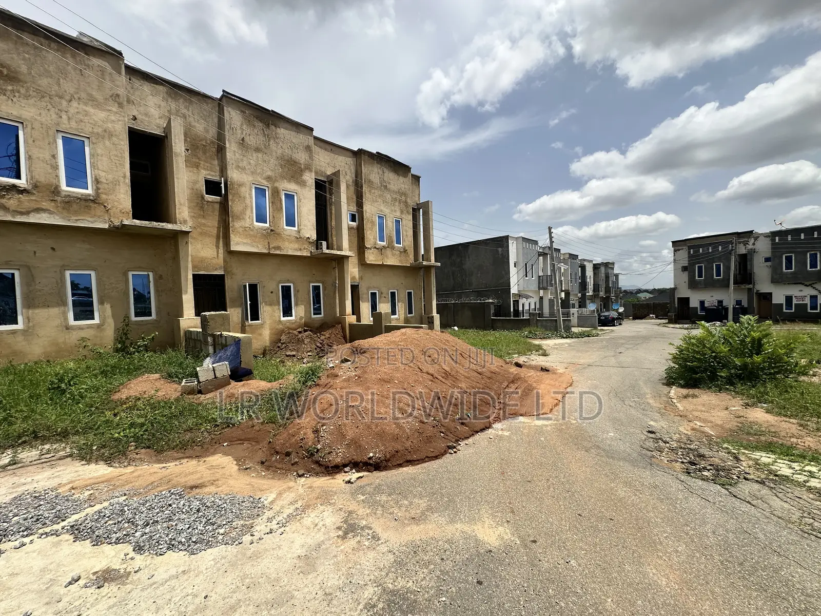 3bdrm Townhouse/Terrace in Lugbe District for sale in Lugbe District