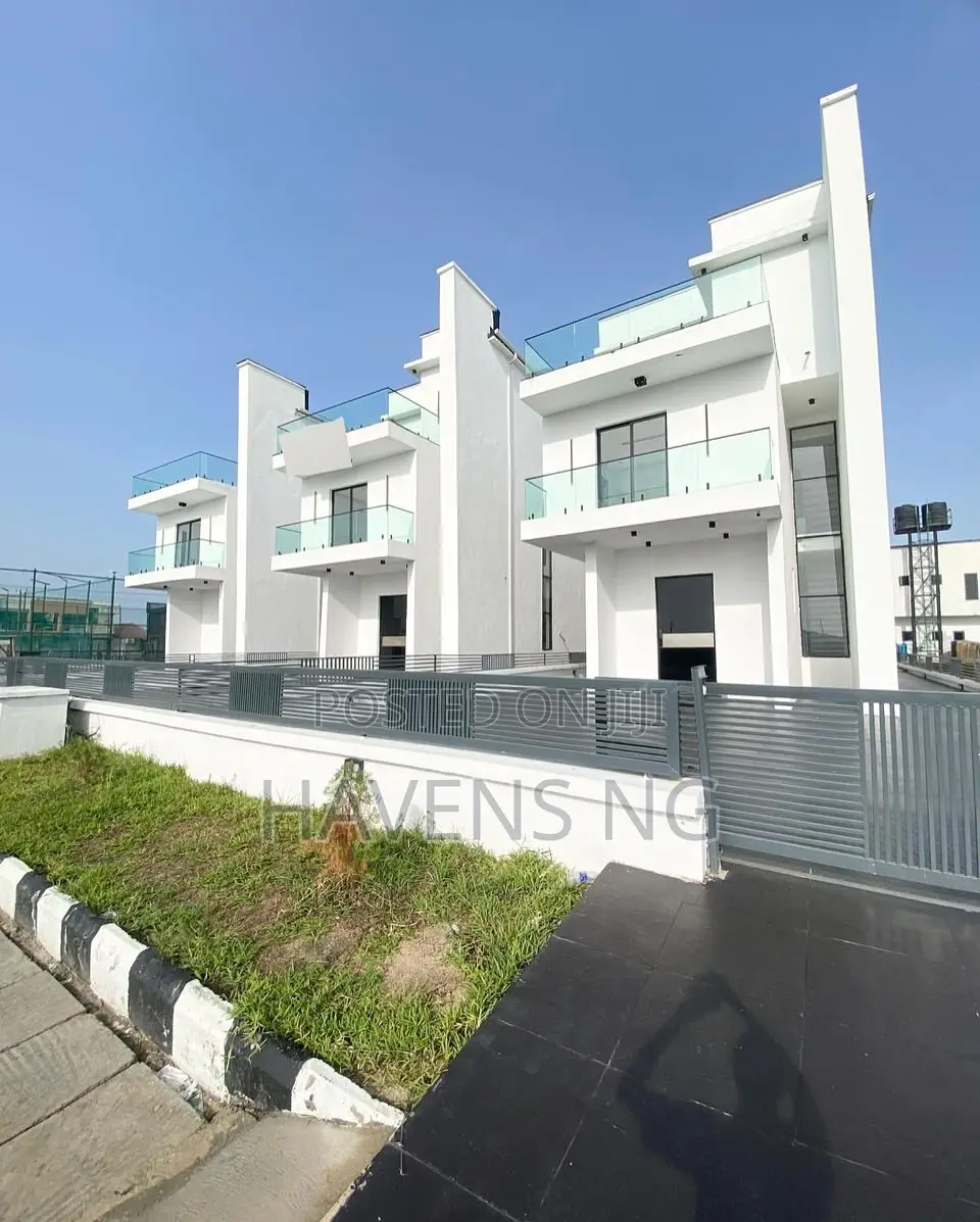 5bdrm Duplex in Lekki Phase 1 for sale in Lekki Phase 1