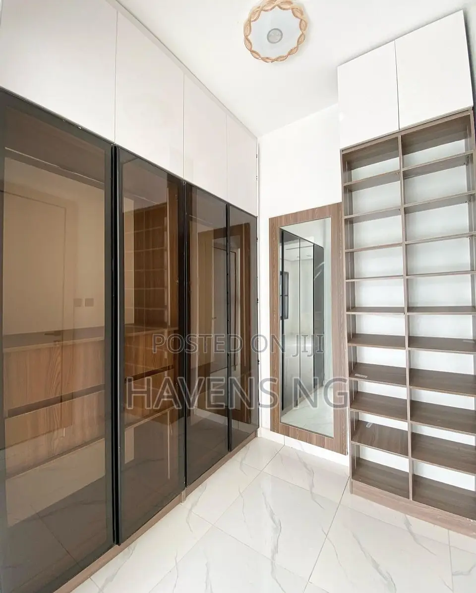 5bdrm Duplex in Lekki Phase 1 for sale in Lekki Phase 1