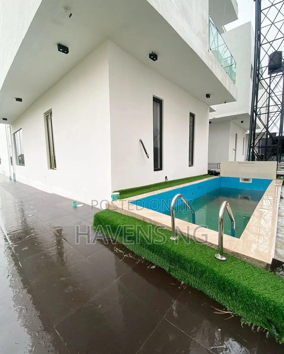 5bdrm Duplex in Lekki Phase 1 for sale in Lekki Phase 1