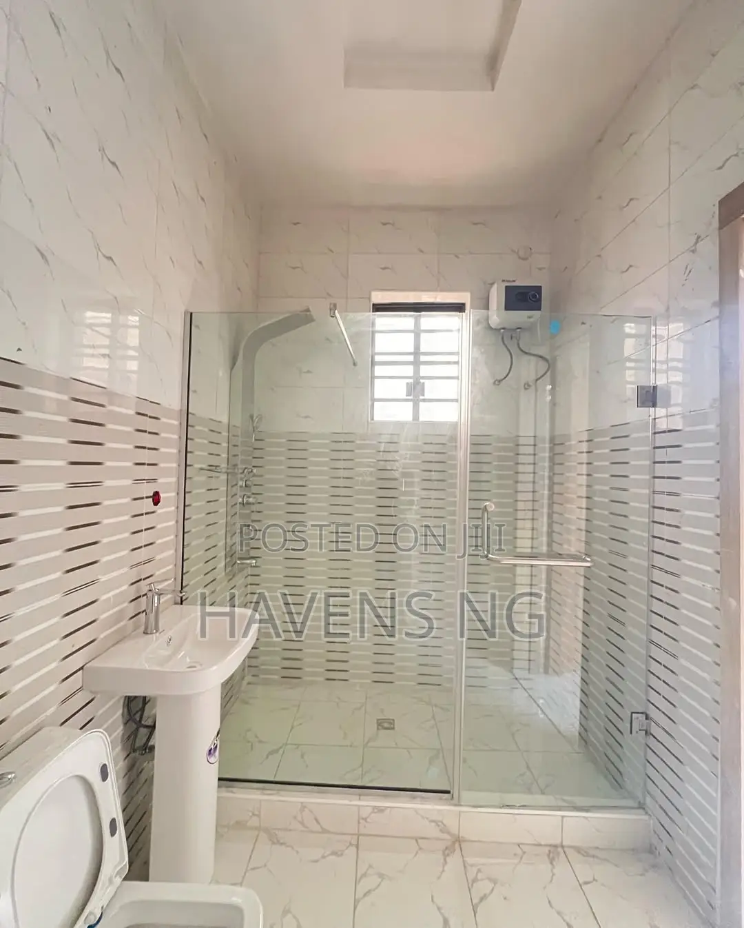 4bdrm Duplex in Ikota for sale in Ikota