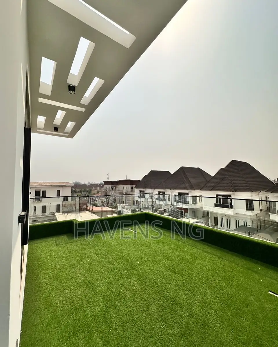 5bdrm Duplex in Osapa london for sale in Osapa london