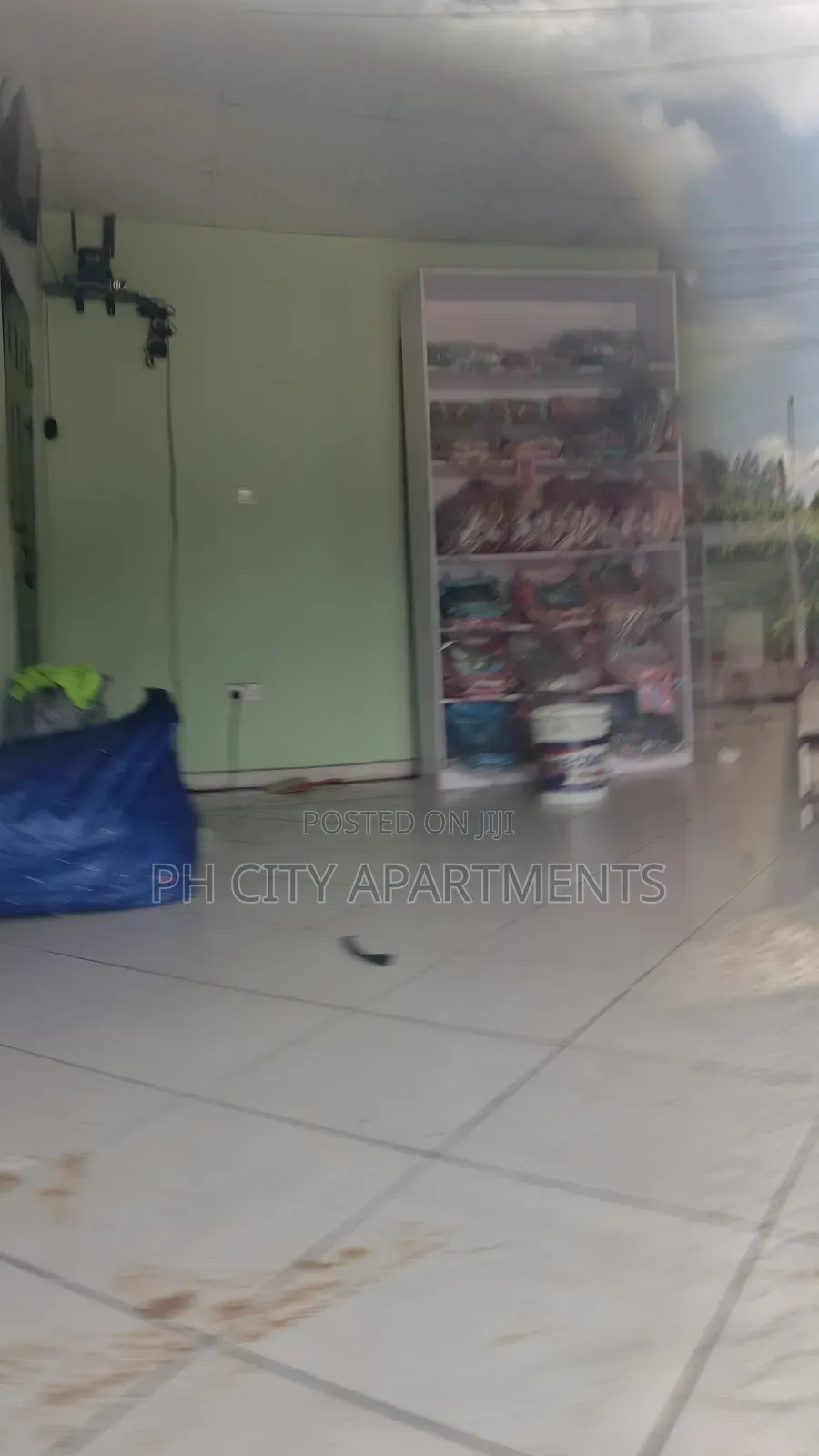 Shop Space in GRA Phase 2 / Port-Harcourt