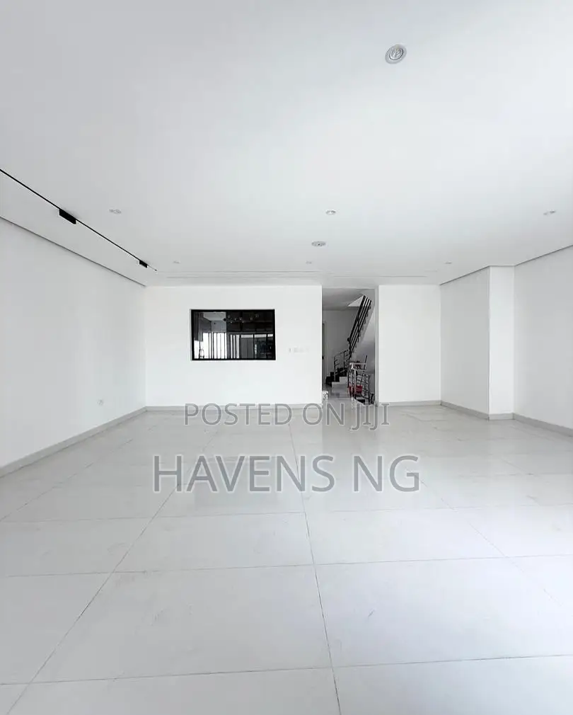4bdrm Duplex in Ikate for sale in Ikate