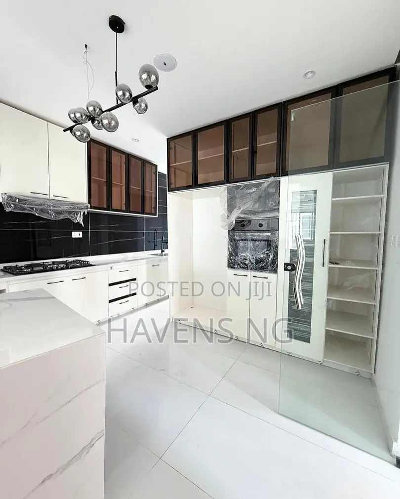 4bdrm Duplex in Ikate for sale in Ikate
