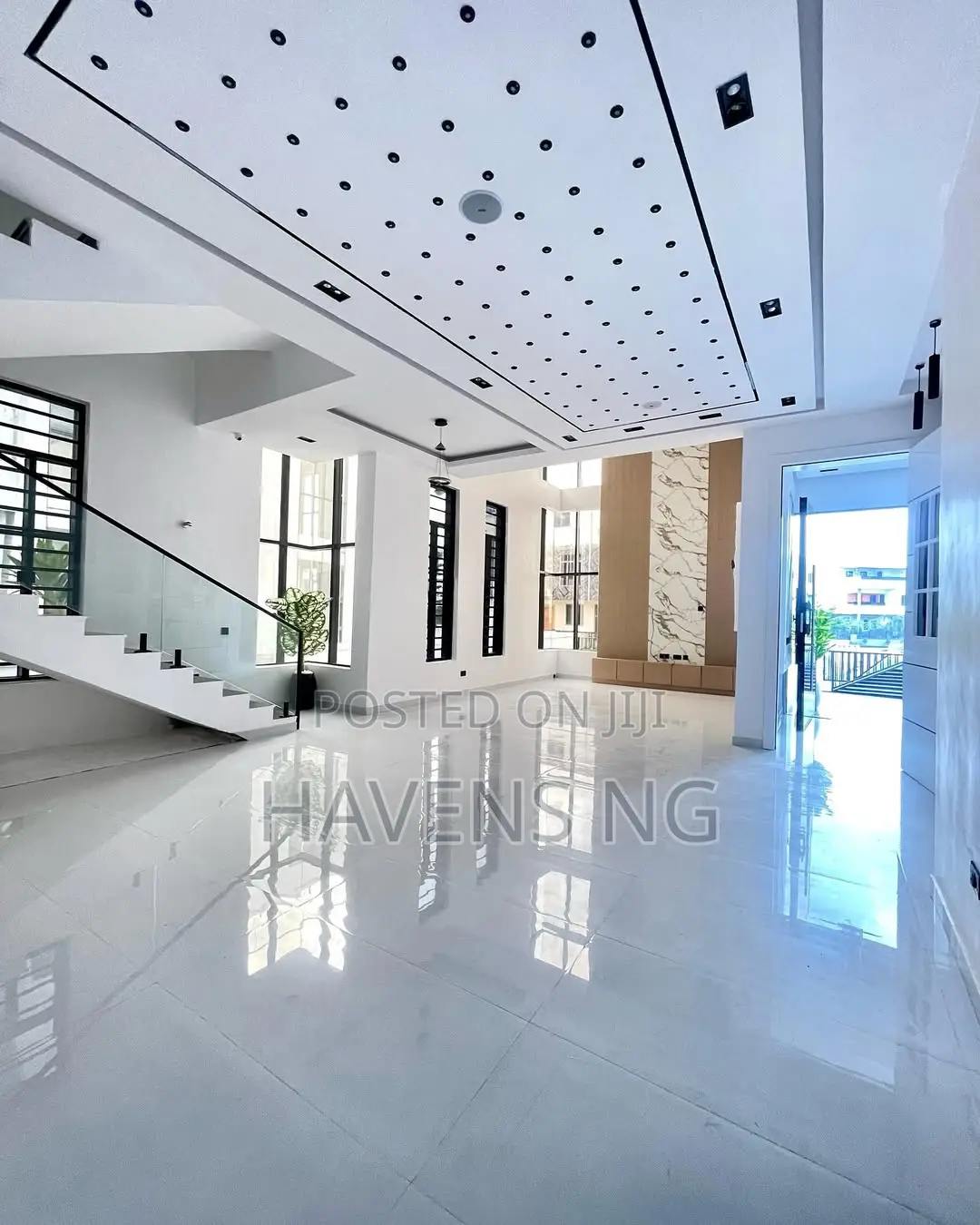 5bdrm Duplex in Osapa london for sale in Osapa london